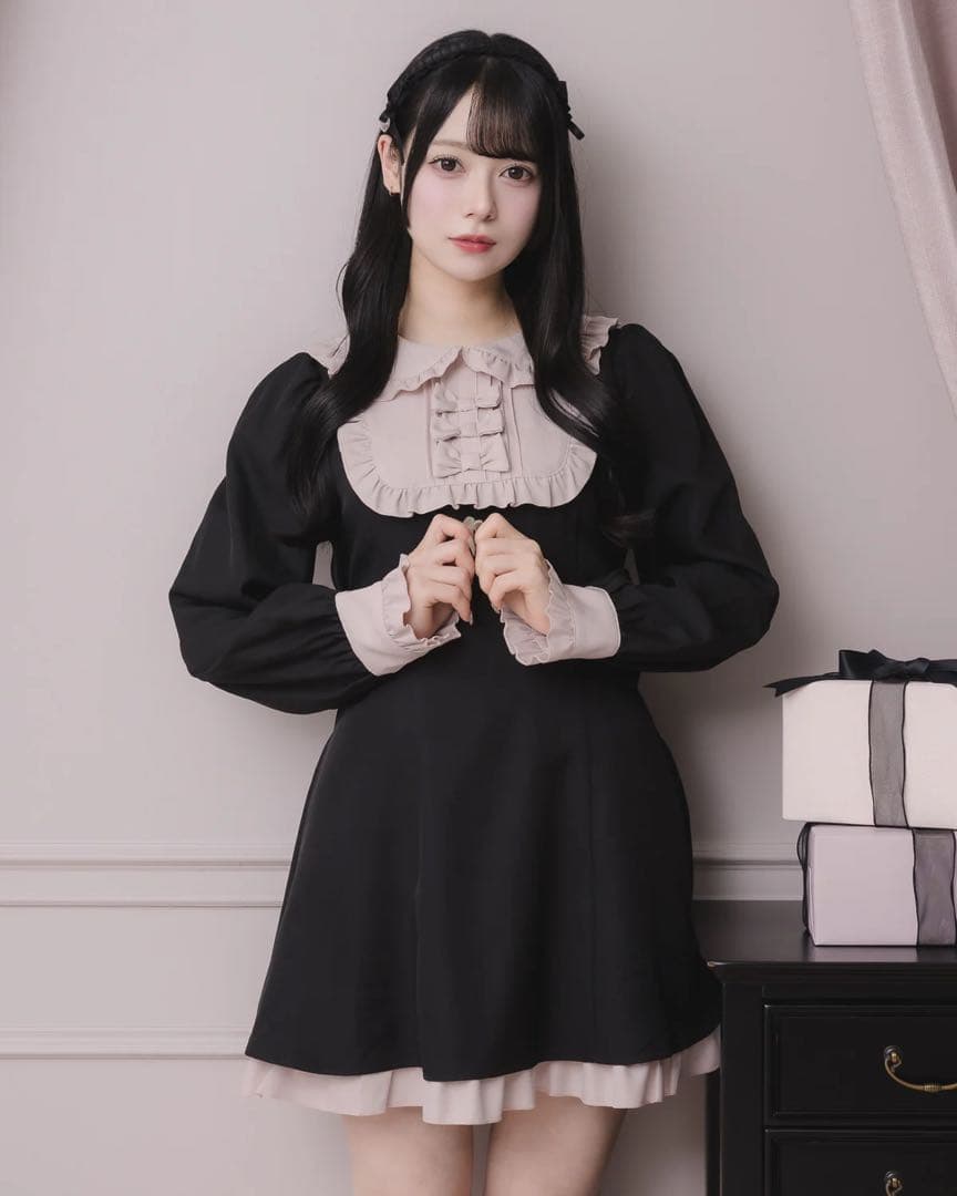 pium スクエアフリルリボンドーリーワンピース