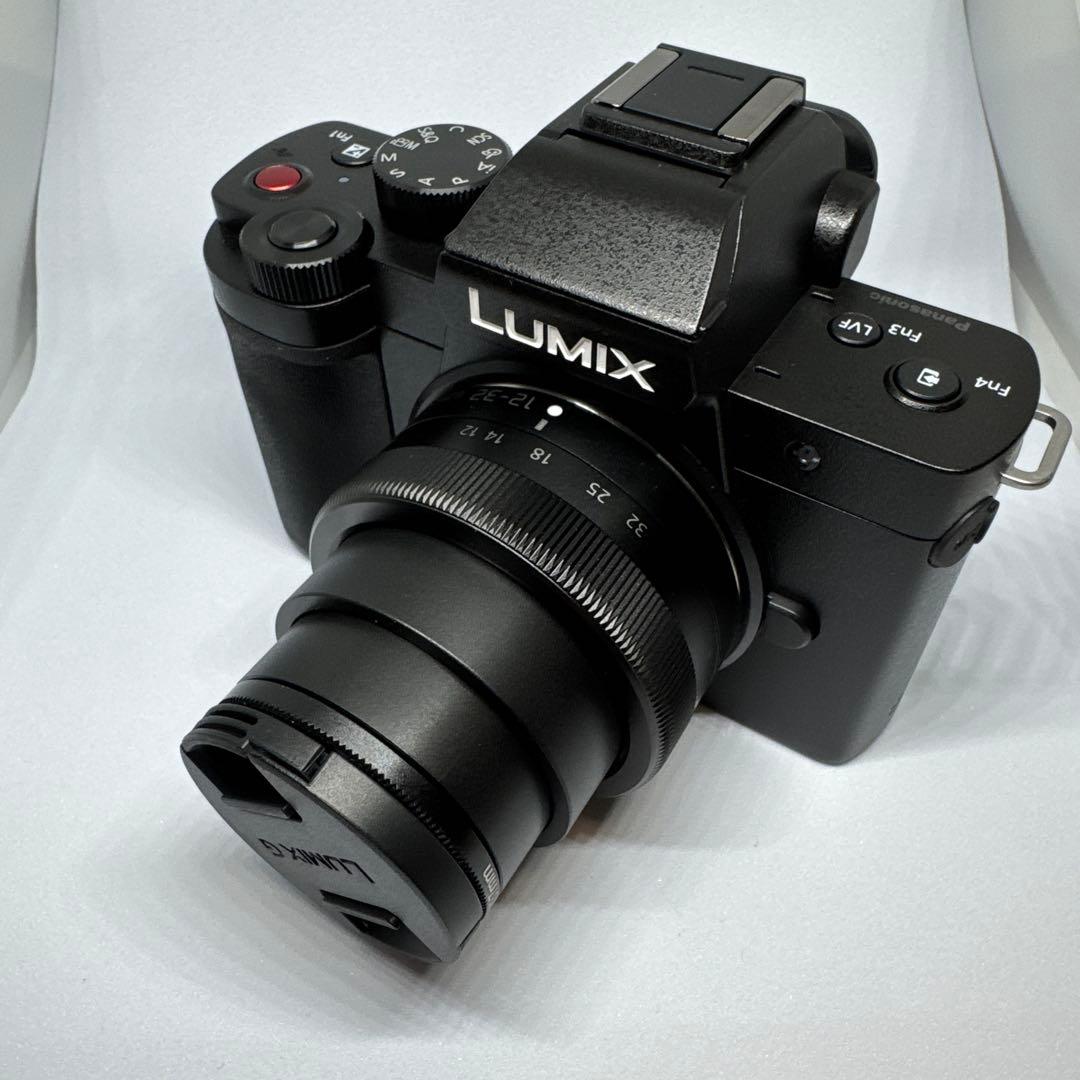 ☆ほぼ新品☆LUMIX G100D ミラーレス一眼カメラ　ルミックス　付属品あり