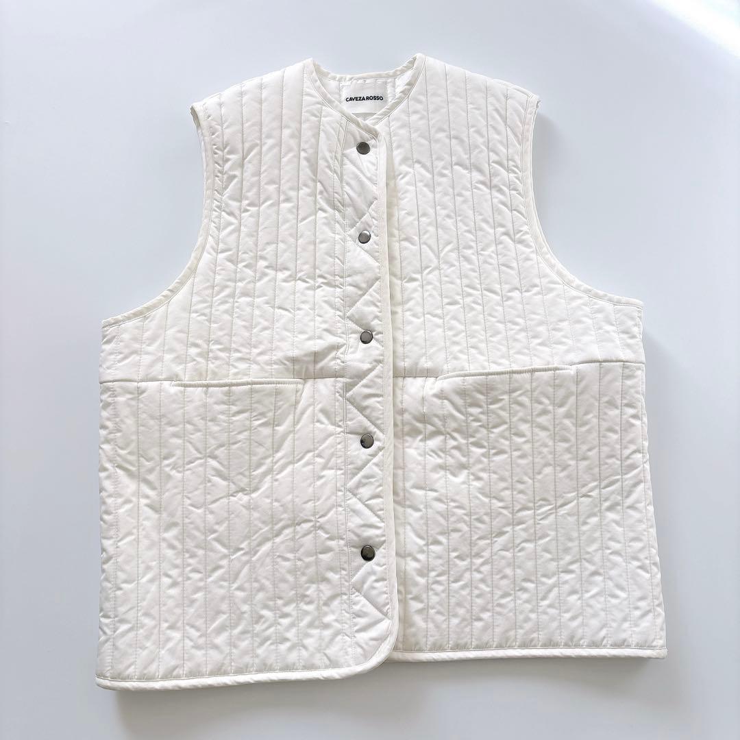 週末お値下げ！ほぼ未使用　CAVEZAROSSO キルティングベスト　白　F