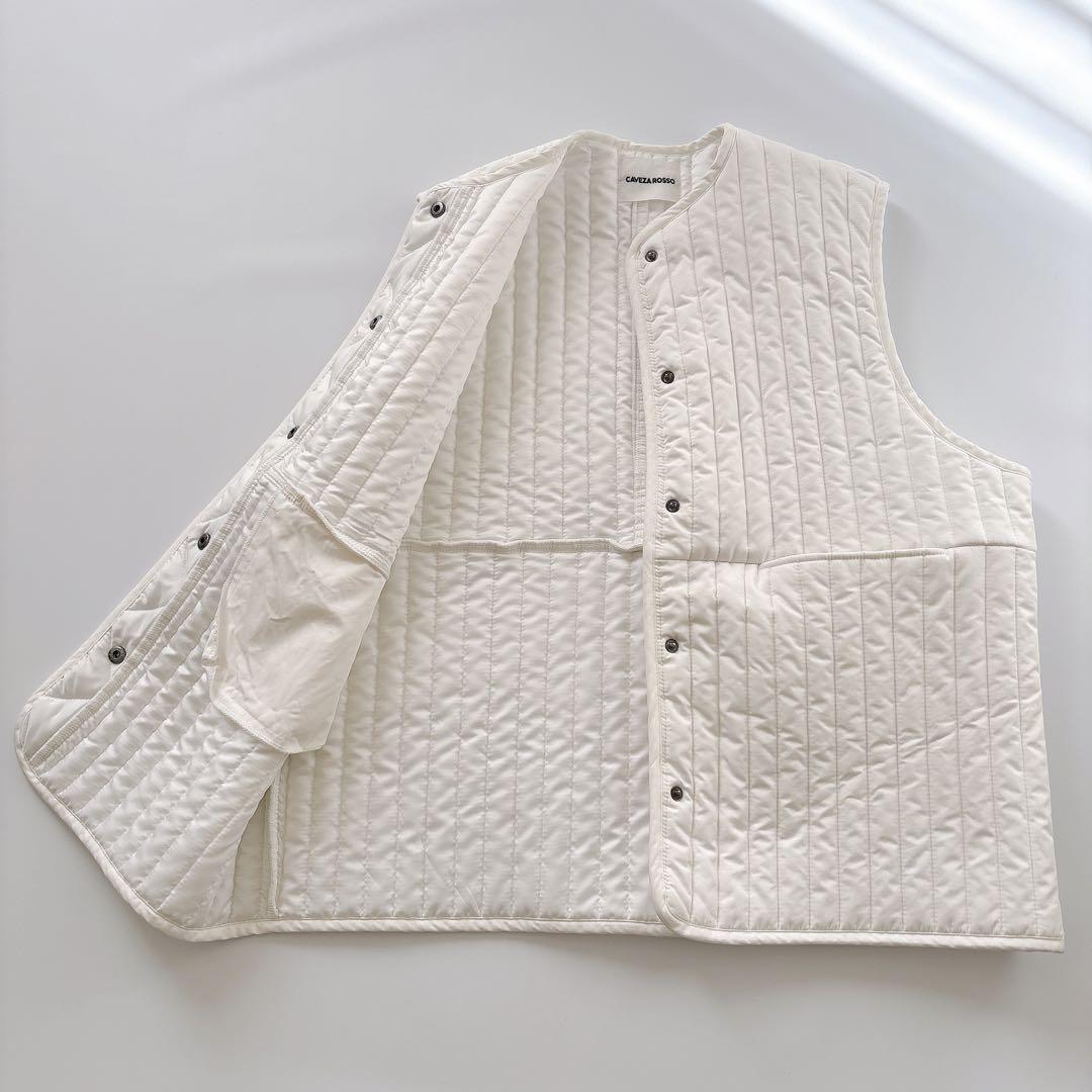週末お値下げ！ほぼ未使用　CAVEZAROSSO キルティングベスト　白　F