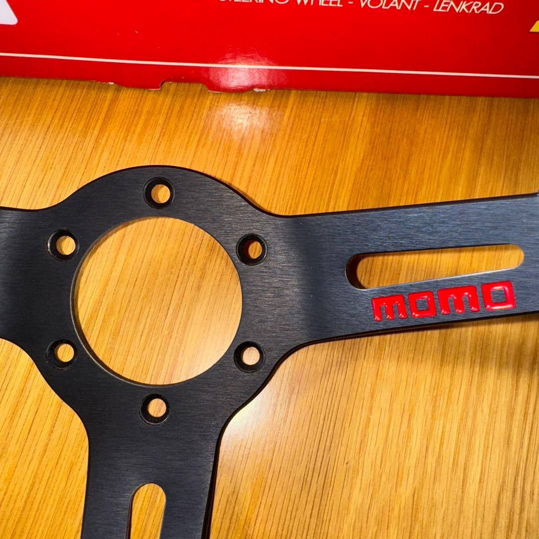 MOMO製ステアリング　ドリフティング 33パイ