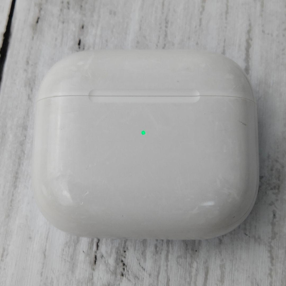 AirPods本体 ケース付　ワイヤレスイヤフォン ホワイト　第3世代