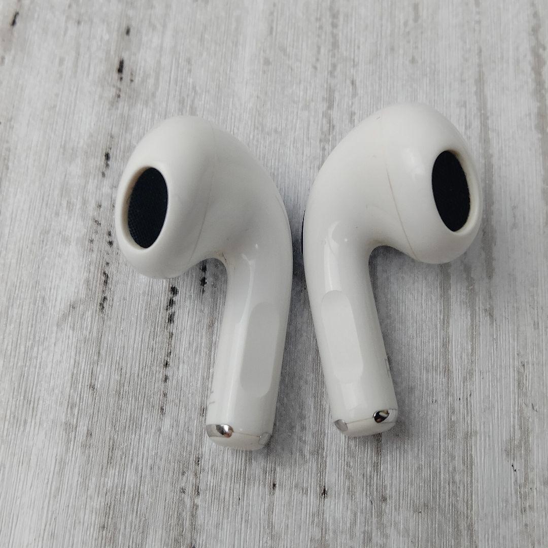 AirPods本体 ケース付　ワイヤレスイヤフォン ホワイト　第3世代