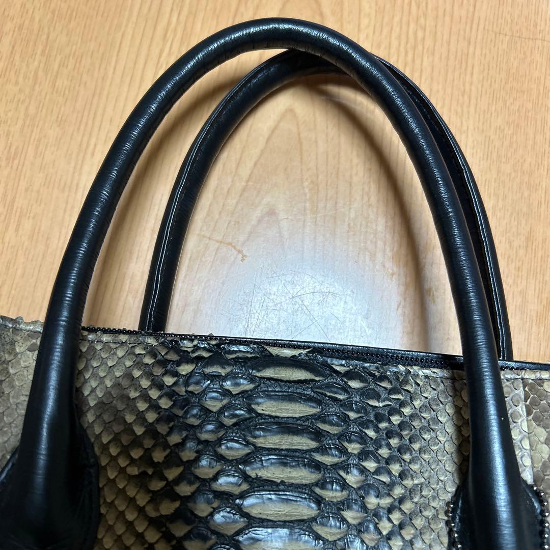 日本製 JRA 公認 品質保証パイソン本革　書類バック　A4可能　ビジネスバック