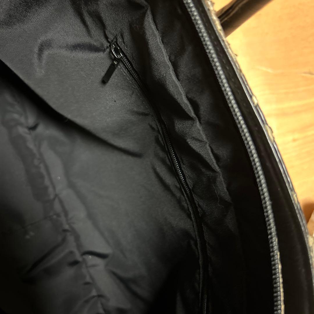 日本製 JRA 公認 品質保証パイソン本革　書類バック　A4可能　ビジネスバック