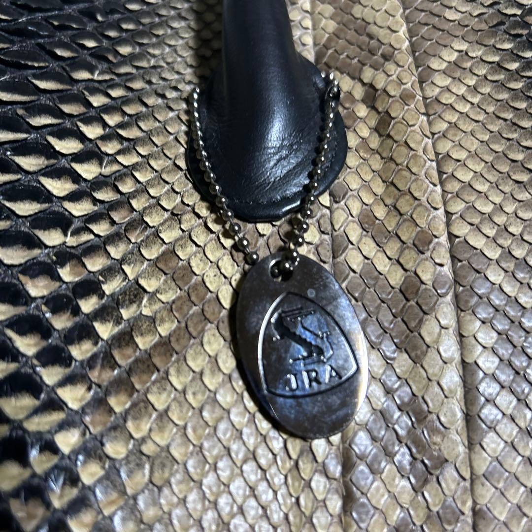 日本製 JRA 公認 品質保証パイソン本革　書類バック　A4可能　ビジネスバック