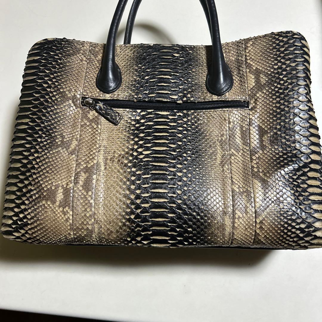 日本製 JRA 公認 品質保証パイソン本革　書類バック　A4可能　ビジネスバック