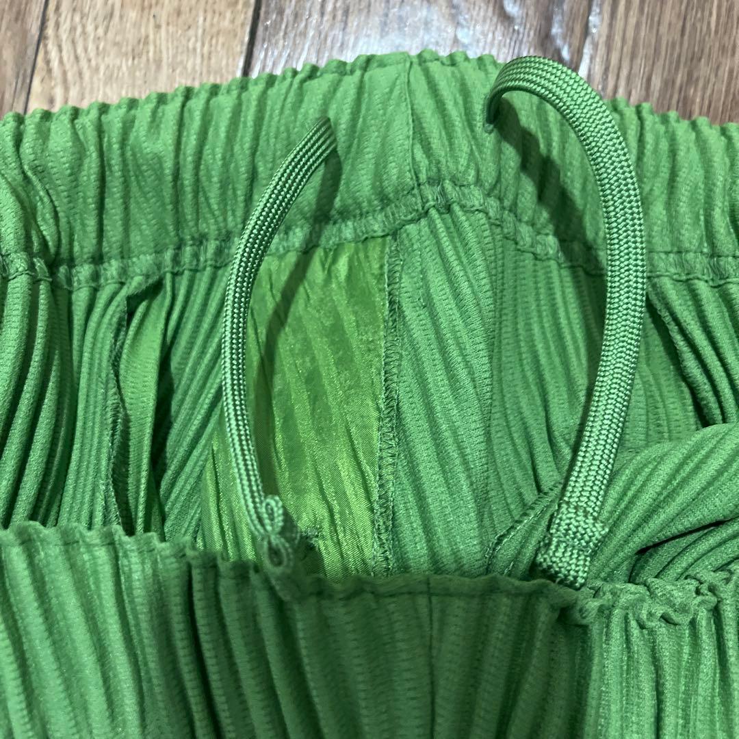 ISSEY MIYAKE HOMME PLISSÉ グリーンパンツ