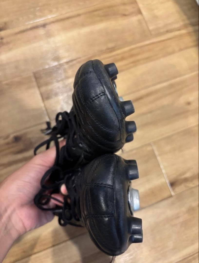 モレリアネオ4 27センチ