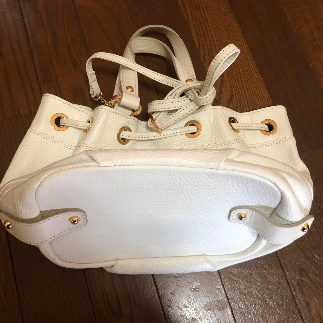 りさりさのママ専用(美品)可愛らしい白のバーバリーハンドバック