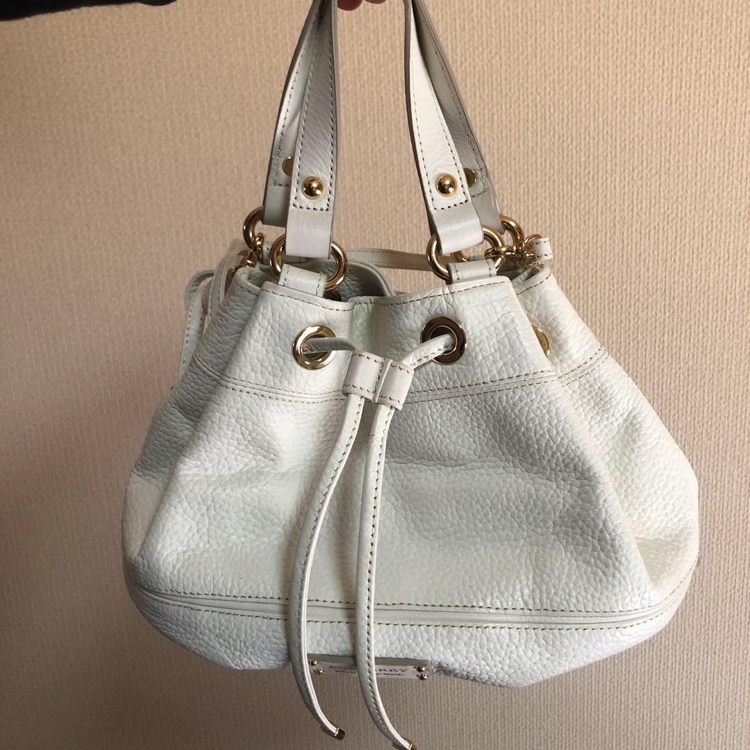 りさりさのママ専用(美品)可愛らしい白のバーバリーハンドバック