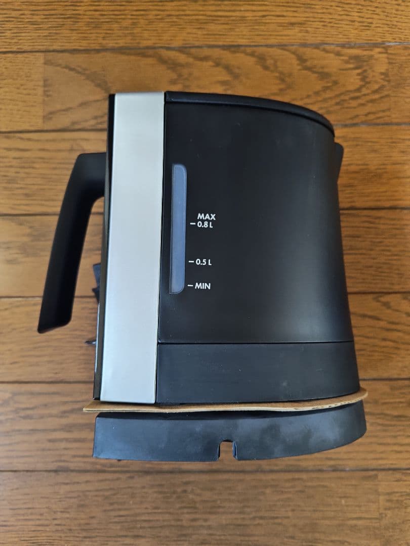 エレクトロラックス　ミニコードレスケトル　EEK4080【匿名配送】