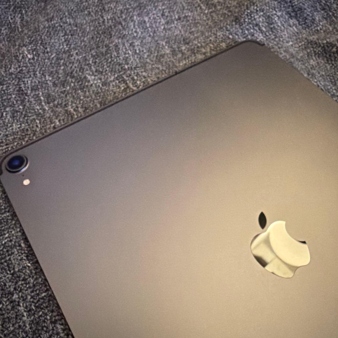 Apple iPad Pro 第3世代 256GB セルラー　スペースグレー