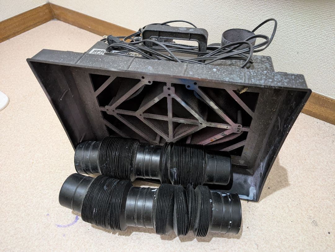 コンプレッサーと塗装ブース