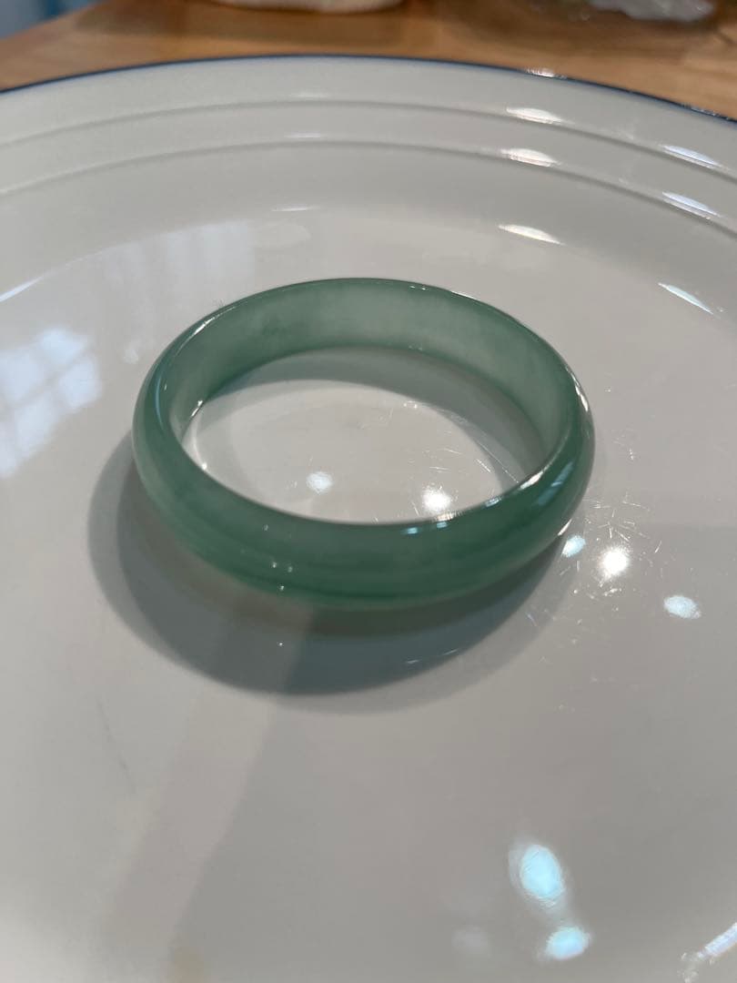 値下げ！高級品天然翡翠 氷種緑水　幅10mm 内径56.5 バングル★超美品！