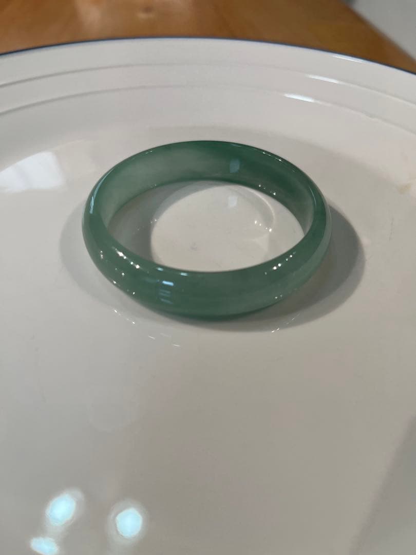 値下げ！高級品天然翡翠 氷種緑水　幅10mm 内径56.5 バングル★超美品！