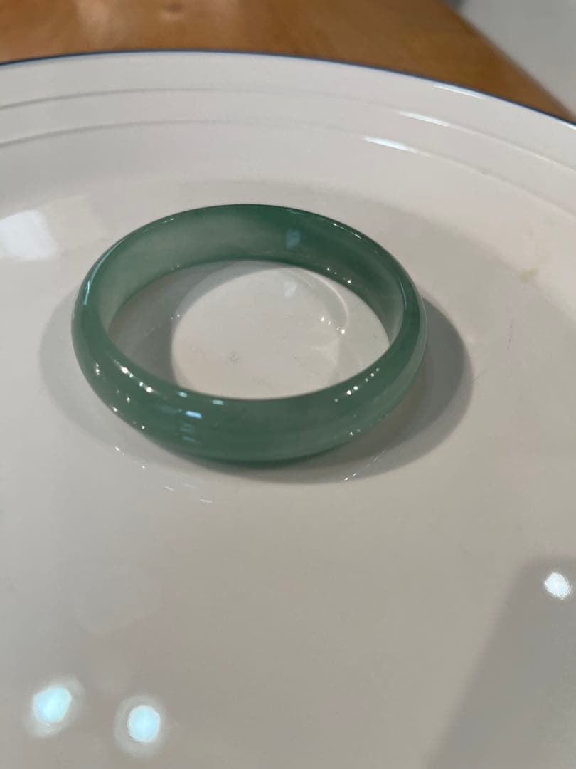 値下げ！高級品天然翡翠 氷種緑水　幅10mm 内径56.5 バングル★超美品！