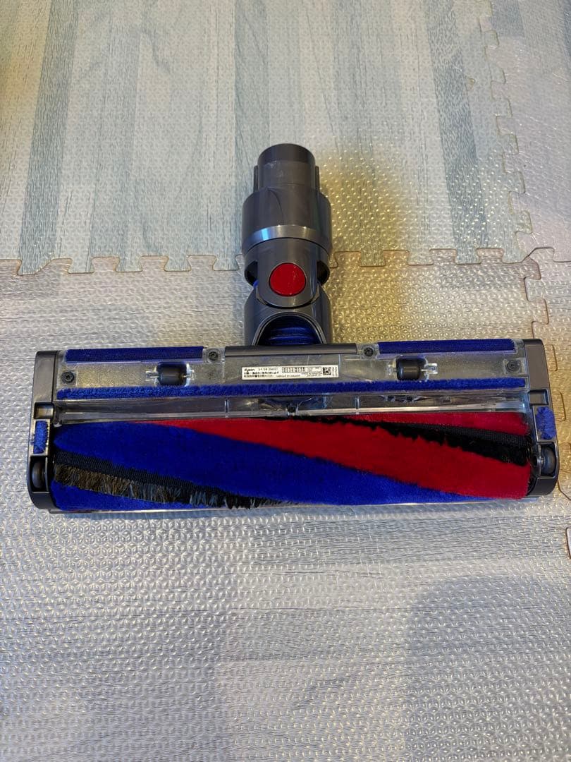 Dyson V8slim fluffy スティッククリーナー