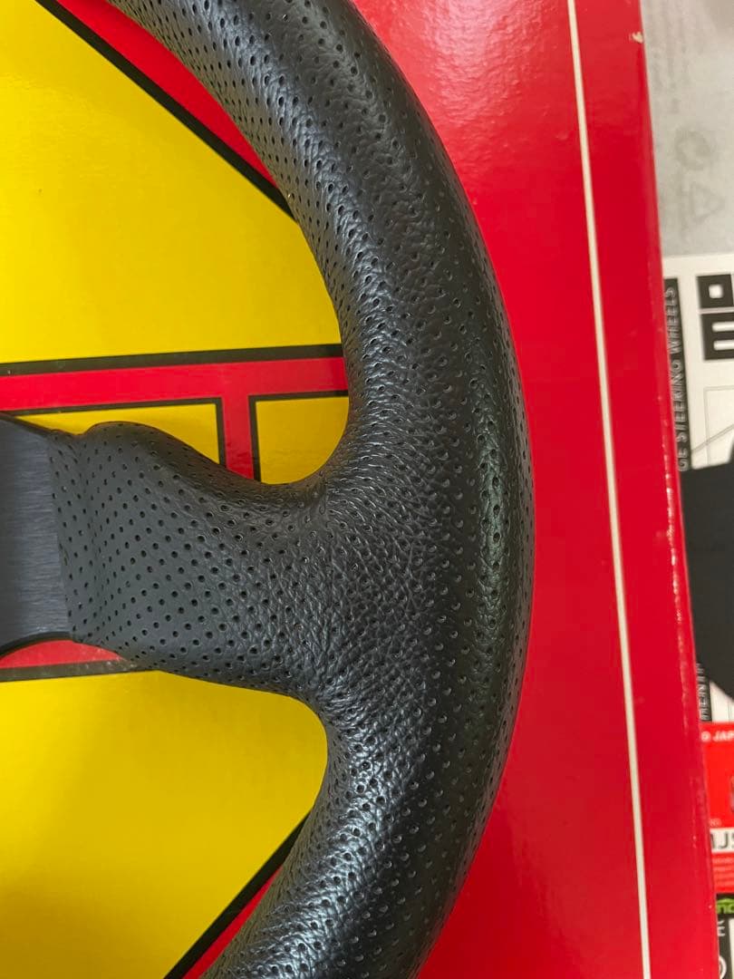 MOMOステアリング　コンペティション320mm