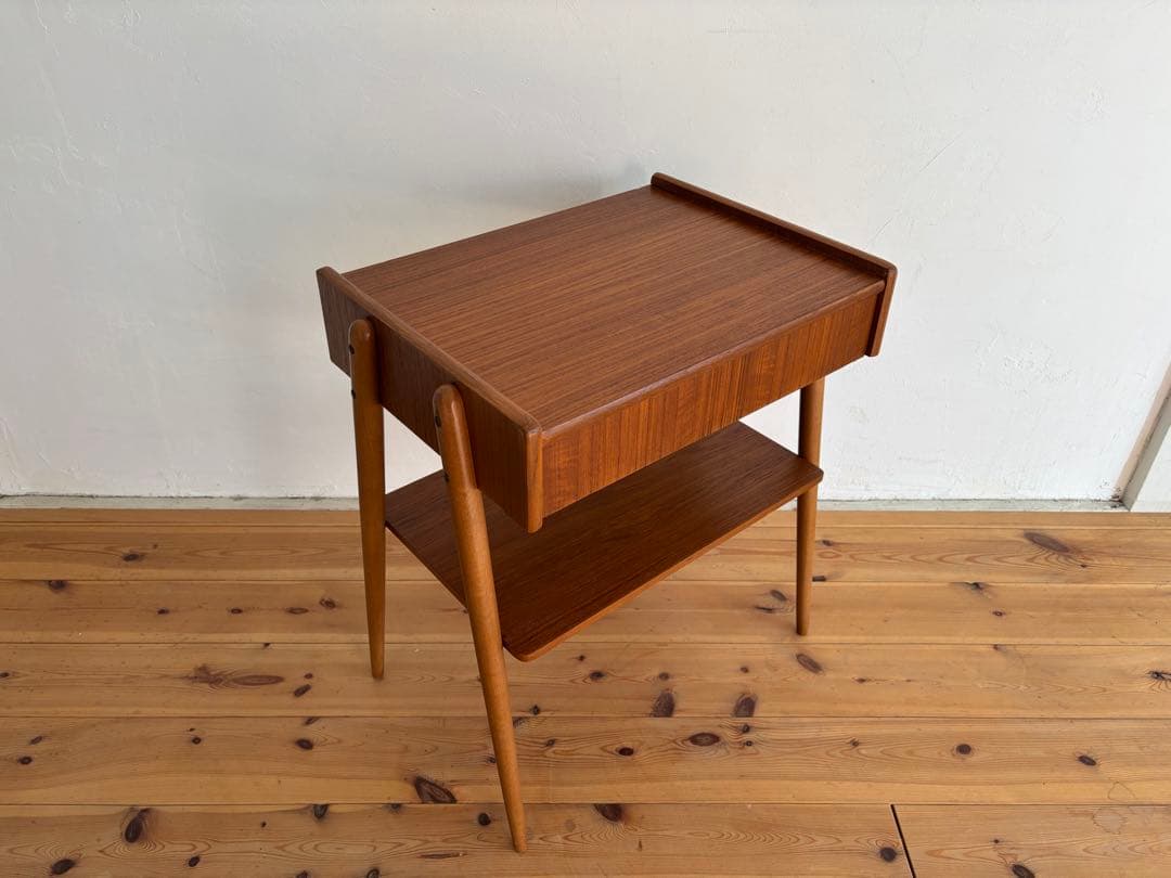 北欧ヴィンテージ　デンマーク　チークサイドテーブル