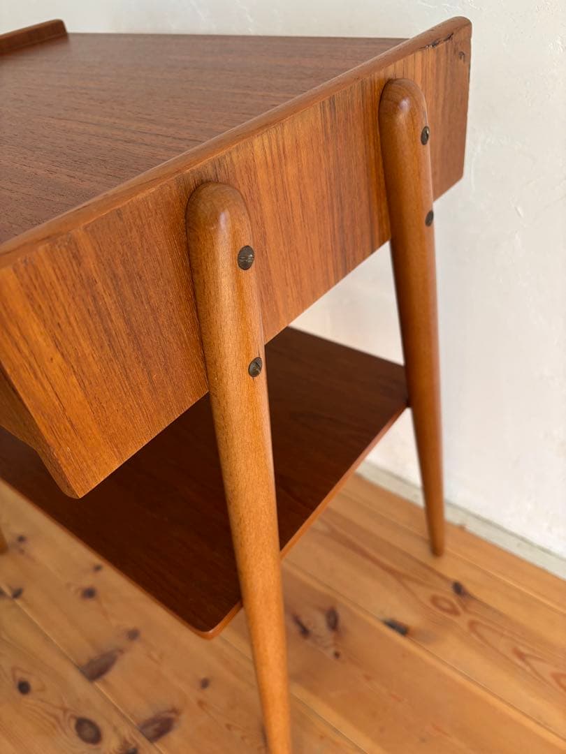 北欧ヴィンテージ　デンマーク　チークサイドテーブル