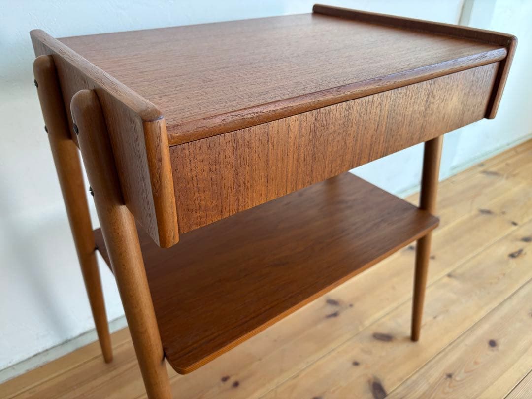 北欧ヴィンテージ　デンマーク　チークサイドテーブル