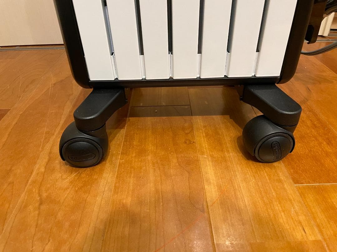 DeLonghi オイルヒーター （6-8畳）MDHS09-BK