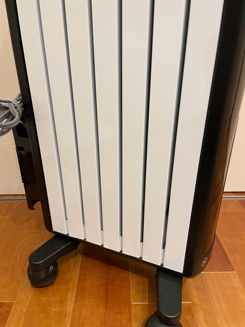 DeLonghi オイルヒーター （6-8畳）MDHS09-BK