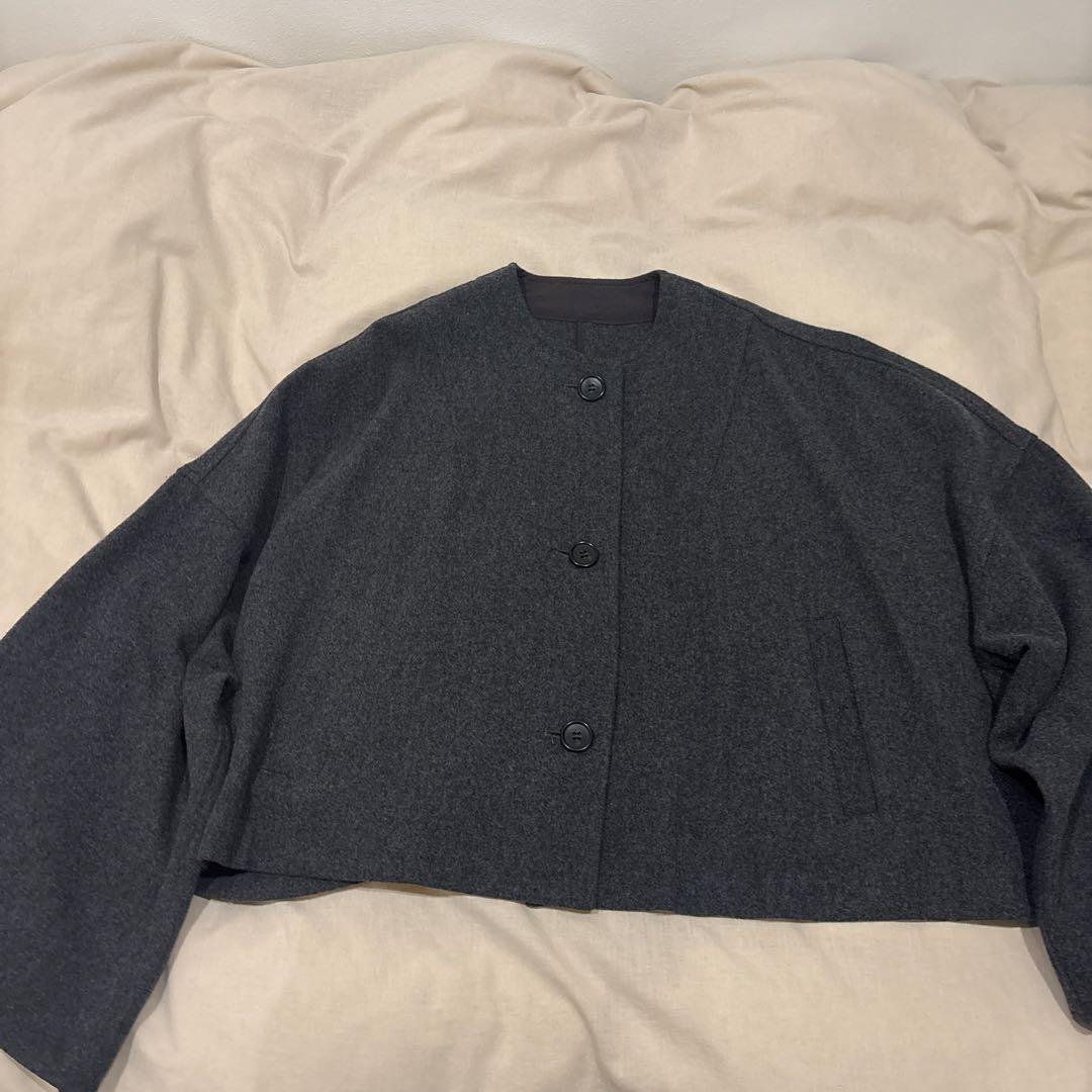 【美品】 クラネ ノーカラーブルゾン　ショート丈コート