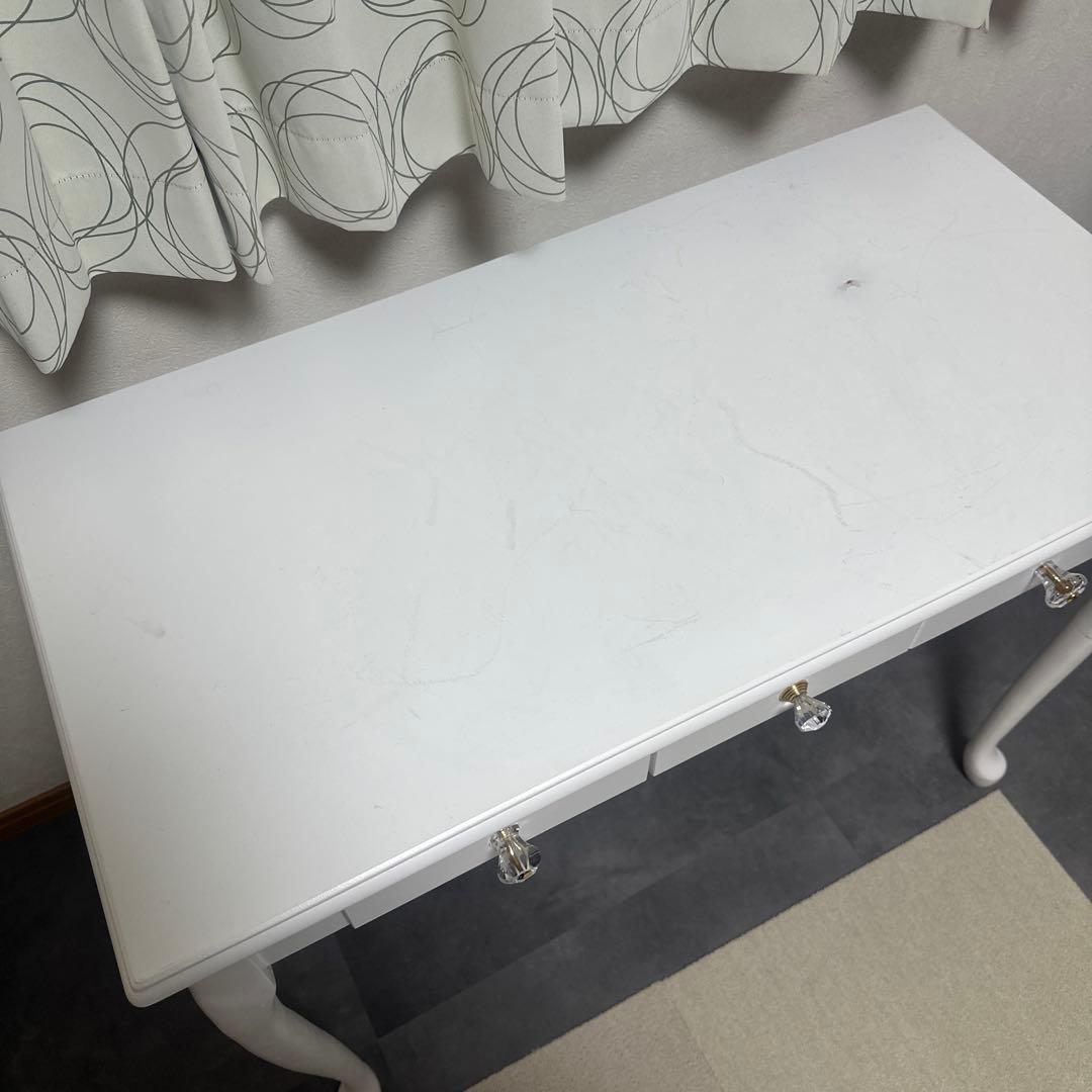 最終値下げ‼️早い者勝ち‼️ファー付❤︎ホワイトクラシックテーブル 引き出し付き