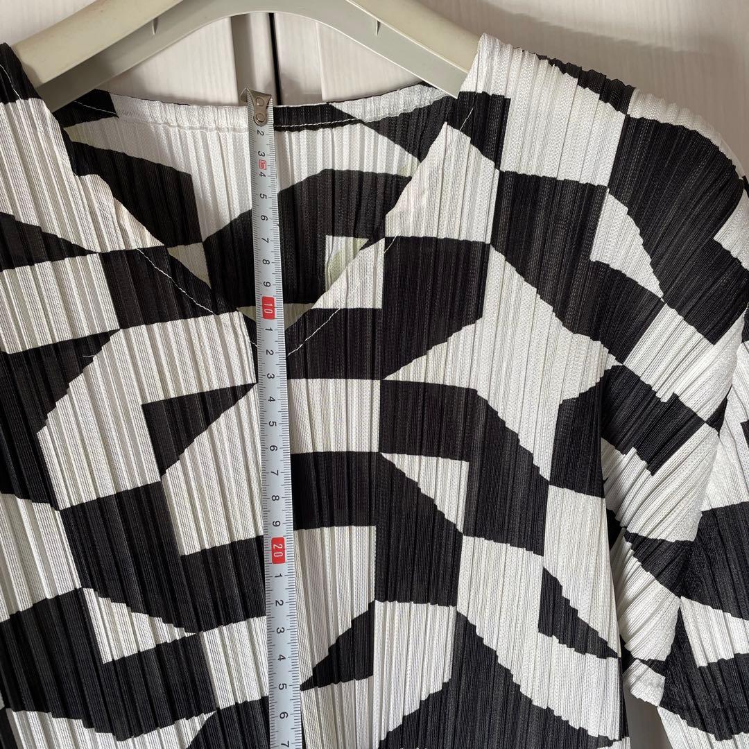 プリーツプリーズ　トップス