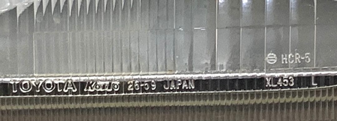 100系ハイエース　純正ヘッドライト左右