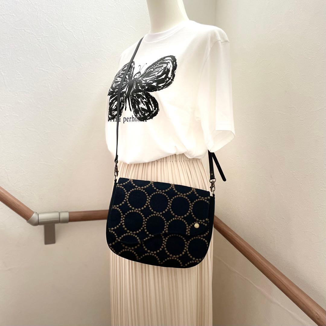 ⚮̈ミナペルホネン　tambourine いっぱいポッケのフラップポシェット