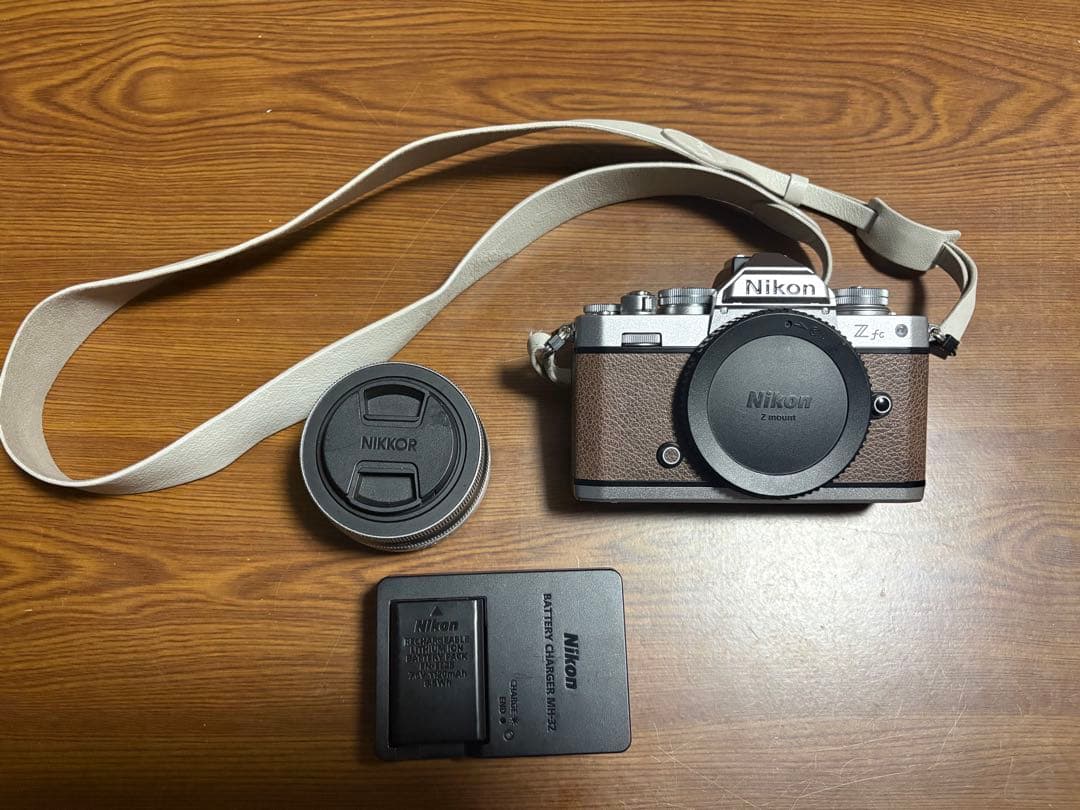 【限定値下げ】Nikon Zfc + キットレンズ ブラウンに張り替え済