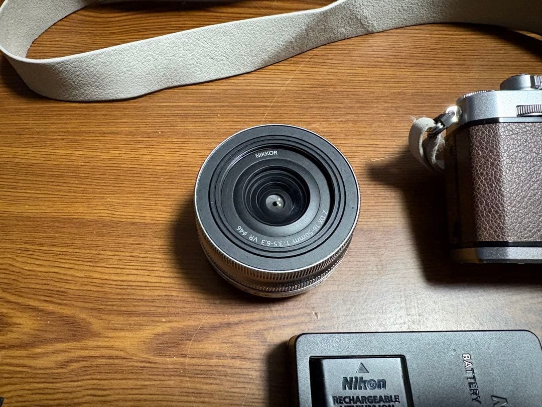 【限定値下げ】Nikon Zfc + キットレンズ ブラウンに張り替え済