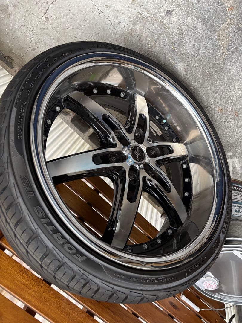 ハイエース　ホイール　タイヤ　4本セット　20インチ　ファブレス