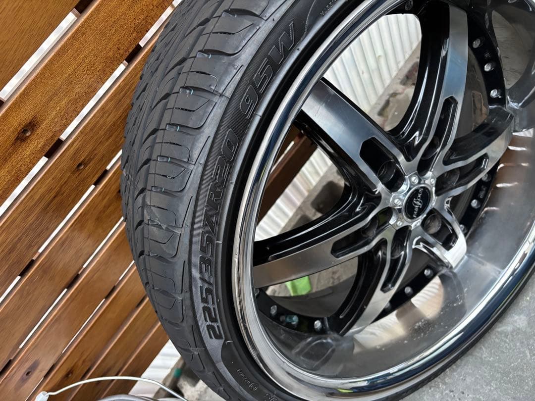 ハイエース　ホイール　タイヤ　4本セット　20インチ　ファブレス