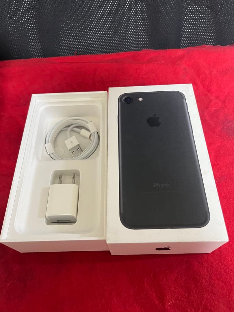 Apple iPhone SE 第2世代 64GB（SIMフリー）