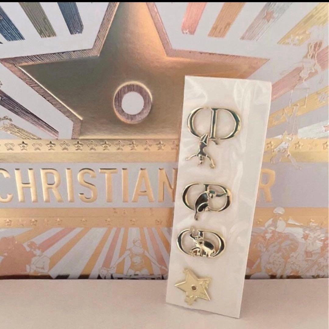 New❣️DIORホリデーピンズ2025年 限定　4点セット　ラッピングピンズ
