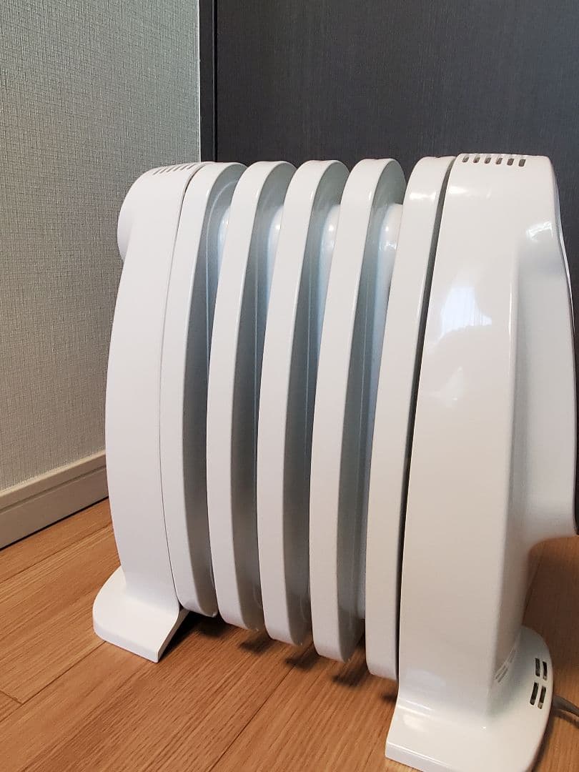 DeLonghi デロンギ　オイルヒーター NJ0505E