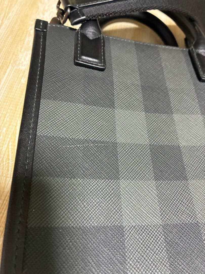 BURBERRY レザー ショルダーバッグ　ミニバーティカル