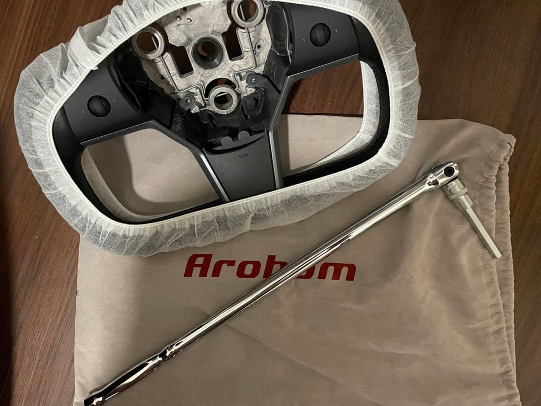 C*O様 【美品】テスラヨークハンドルAroham製（モデルY2022-23)