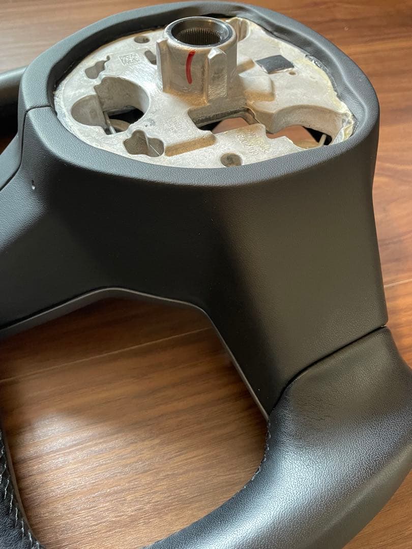 C*O様 【美品】テスラヨークハンドルAroham製（モデルY2022-23)