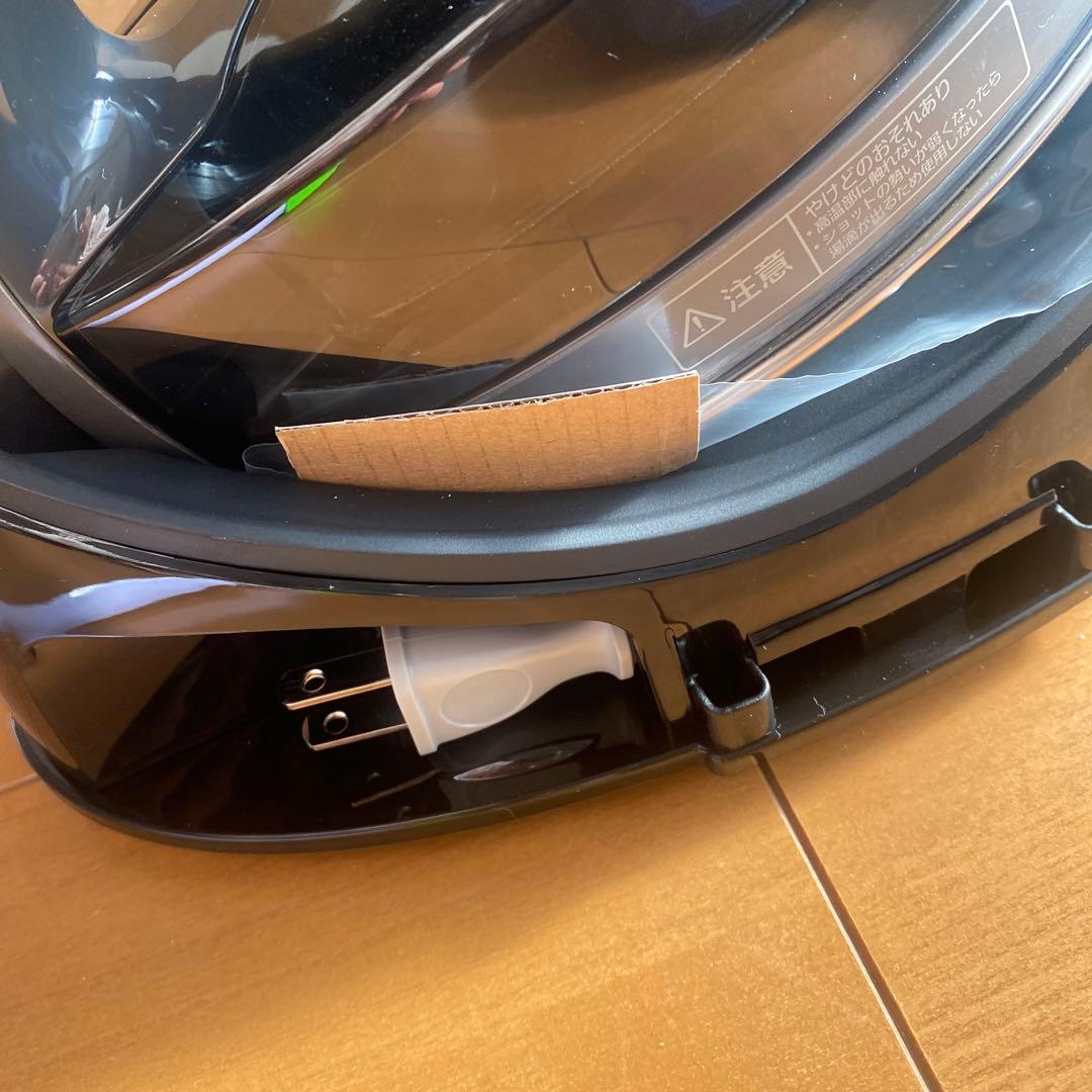 【新品】　Panasonic コードレススチーム　アイロン NI-WL706-H