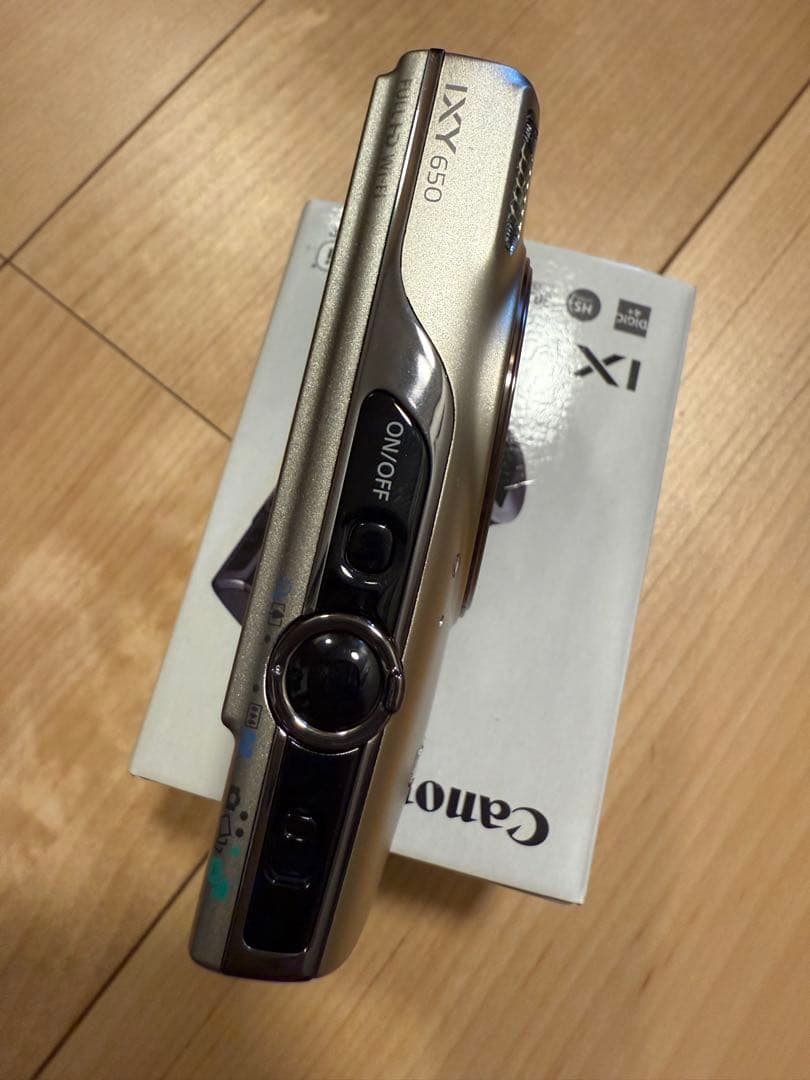 お買い得　【ほぼ新品】Canon IXY650 シルバー