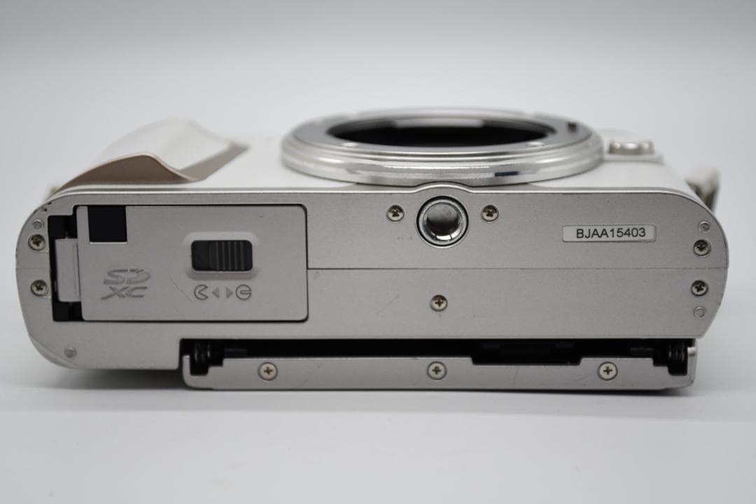 ★ほぼ新品★ OLYMPUS オリンパス PEN E-PL10 ホワイト 即発送