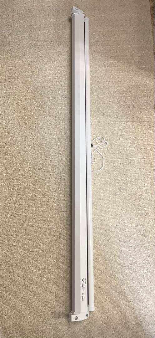 プロジェクタースクリーン 60インチ