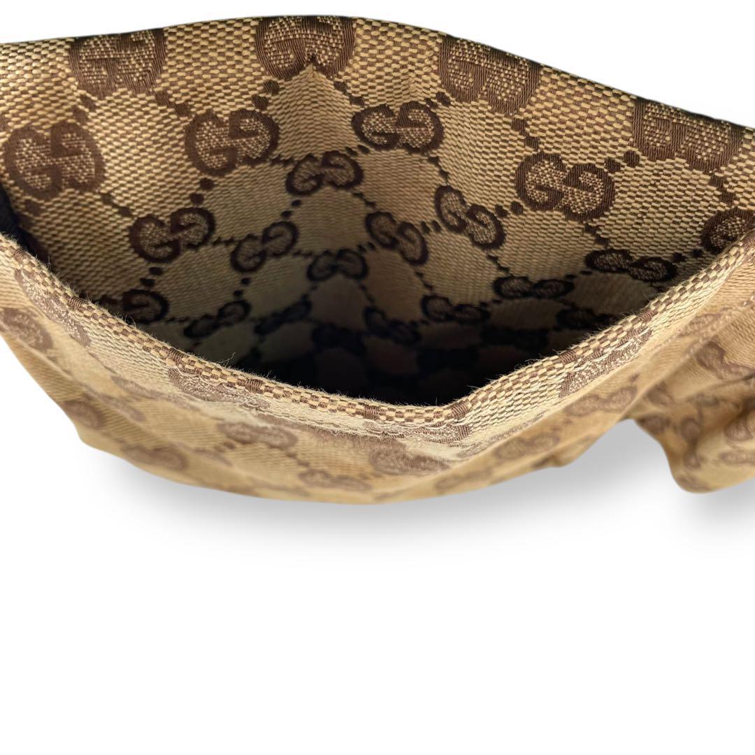 美品 GUCCI ボディバッグ キャンバス グリーン シェリーライン レザー