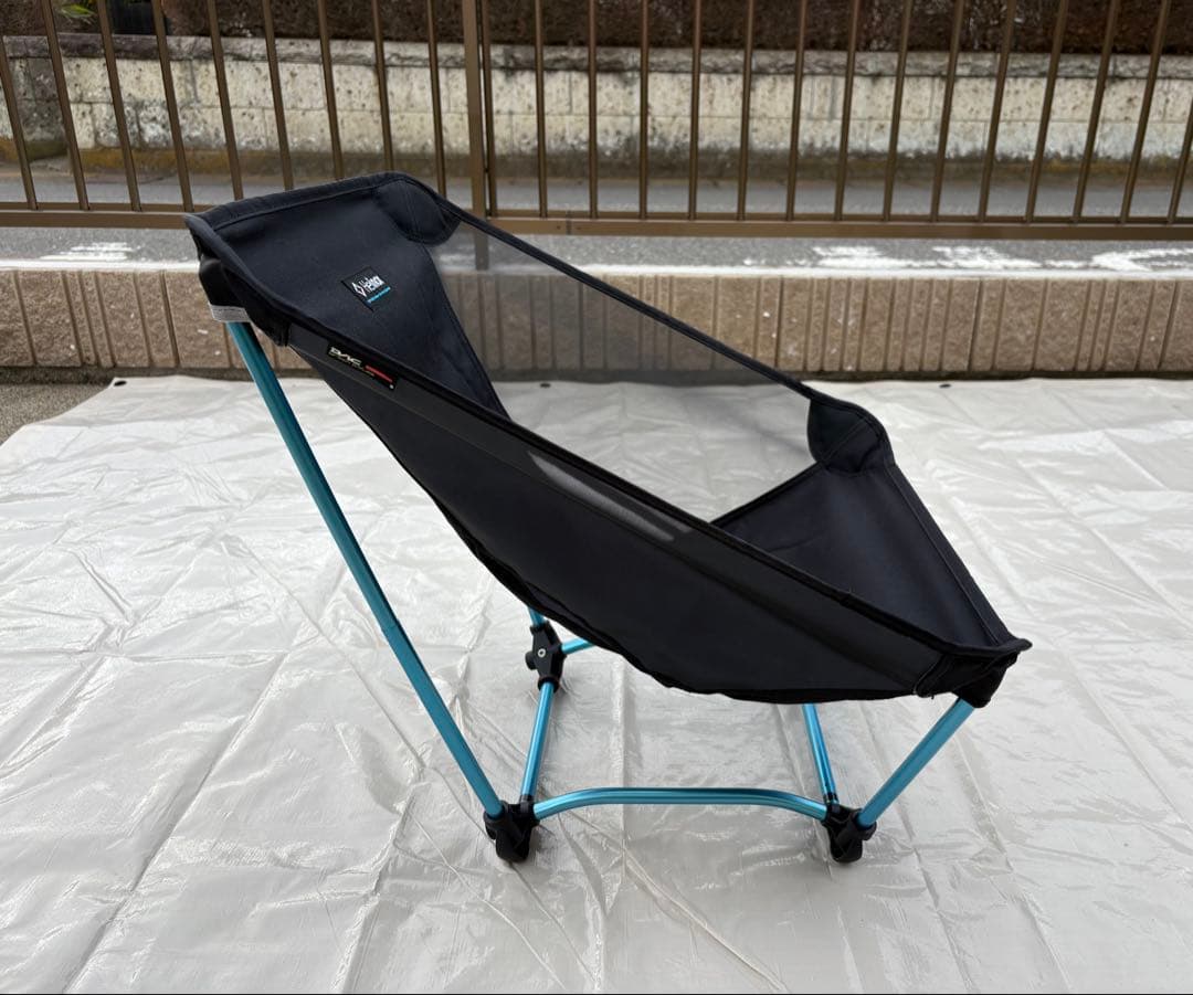 【中古・美品】Helinox グラウンドチェア　ブラック／ブルーポール　収納袋付
