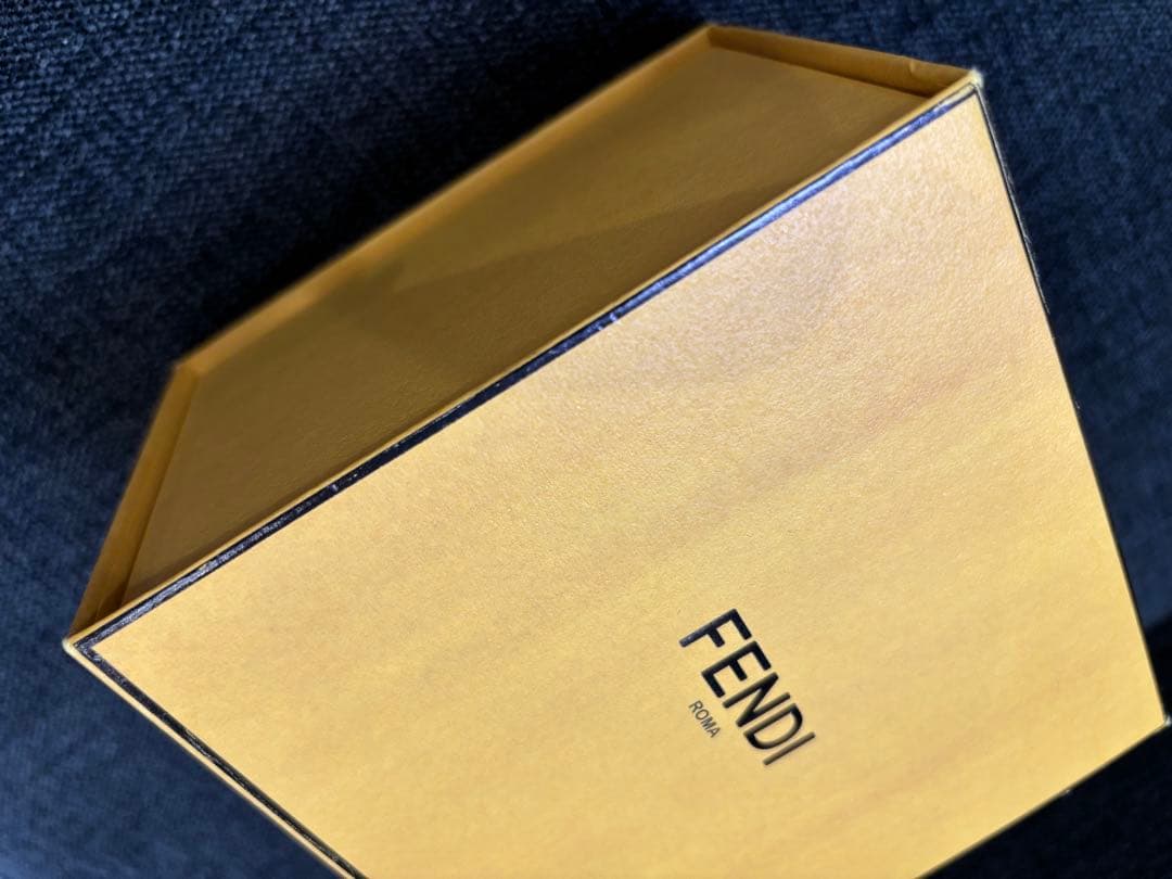 【新品未使用】FENDI クリスタルヘアクリップ